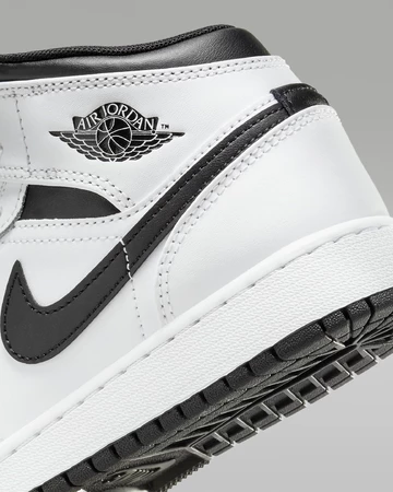 Die Ferse Jordan 1 Mid GS White Reverse Panda