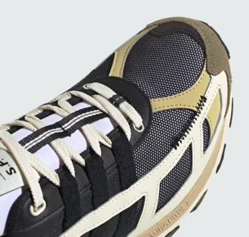 Song For The Mute adidas Shadowturf SFTM-001 Pack cloud white Detail Laces