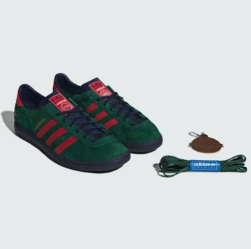 adidas SPZL SS24 Kollektion Blackburn SPZL Paar mit Anhönger und Laces