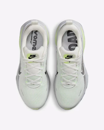 Nike Vomero 18 Barely Volt Paar von oben