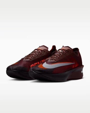 Renegade x Nike Vaporfly 4 Brown Basalt schräg