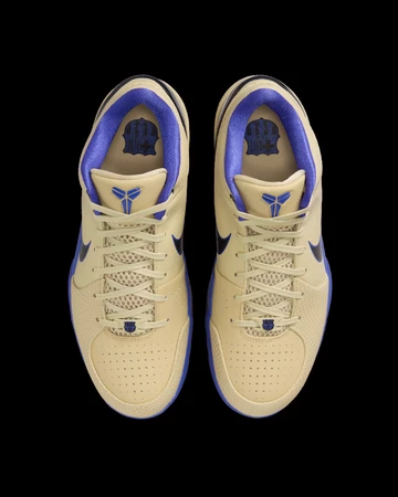 Nike Kobe IV Protro x FC Barcelona Gold Violet Paar von oben