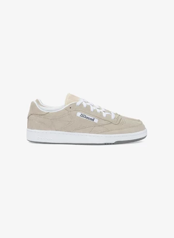 Der JJJJound Reebok Club C 85 Grey Leather in Cork von außen