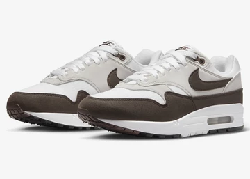 Air Max 1 Baroque Brown leicht schräg
