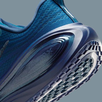 Swarovski x Nike Vomero Plus Blue Force Detailbild