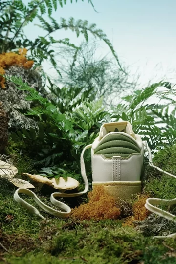 END adidas Centennial Low Consortium Cup Lookbook von Hinten