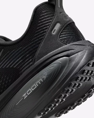 Nike Vomero 18 Black Zehen Details