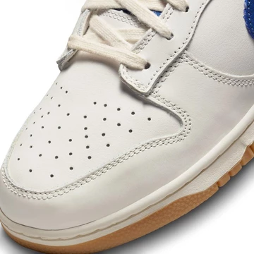 Dunk Low Dark Marina Detail Laces vorne