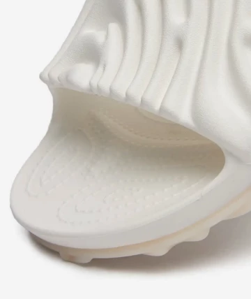 Salehe Bembury Crocs Pollex Slide Parsnip Detail