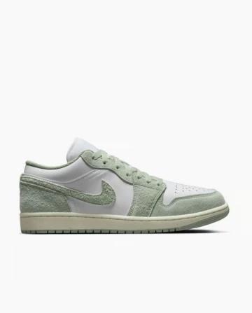 Jordan 1 Low SE Light Green Außenseite