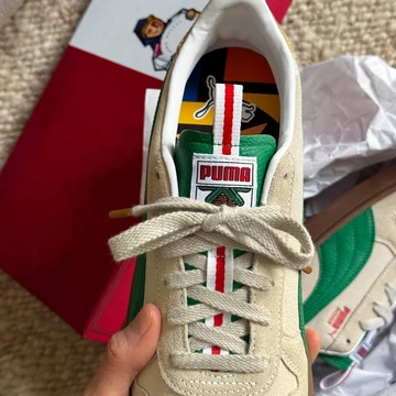 Puma x Rothaus Indoor Tannenzäpfle 70th Anniversary von oben