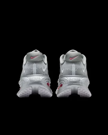 ISAMAYA x Nike Vomero PRM Smoke Grey von hinten