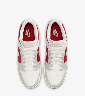 Dunk Low Ivory Ultraman von oben