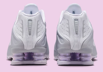 Nike Shox R4 Metallic Purple von Hinten