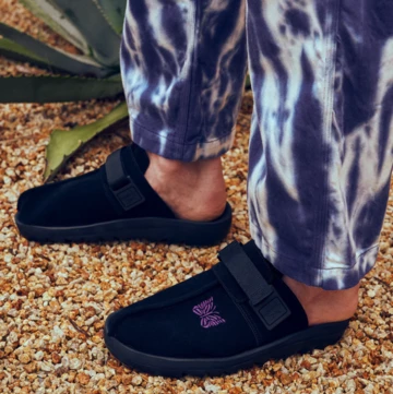 Needles BEAMS Reebook Beatnik Pack Black Tragebild Close up