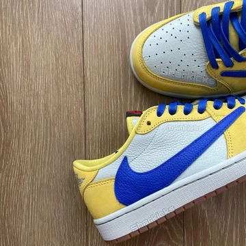 Travis Scott Jordan 1 Low Canary - Swoosh