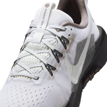 Nike Pegasus Trail 5 Vast Grey Upper Details
