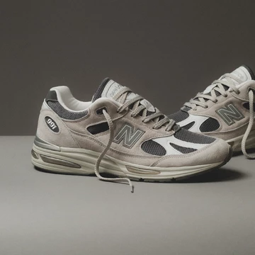 New Balance 991v2 Light Grey