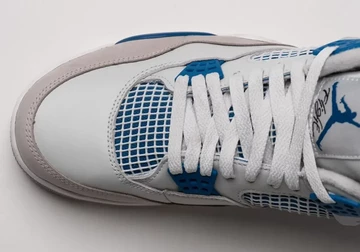 Air Jordan 4 Military Blue von oben