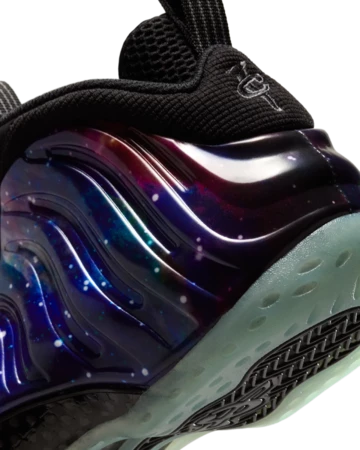 Nike Air Foamposite One Galaxy Ferse Details