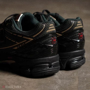 Der Kith New Balance 1906R Black von hinten