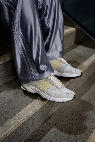 Firebird Oversized Tracksuit und der Response CL in Christal White