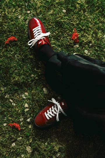 New Balance Gator Run Shadow Red Mood