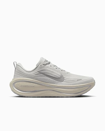 Nike Vomero Plus Platinum Tint Außenseite