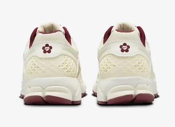 Nike Vomero 5 Valentines Day von Hinten