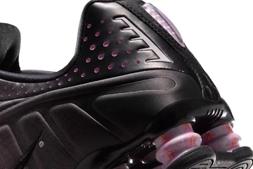 Nike Shox R4 Sakura Ferse Details