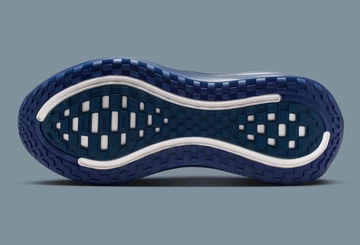 Swarovski x Nike Vomero Plus Blue Force Sohle