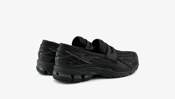 New Balance 1906 Loafer Black Paar von hinten