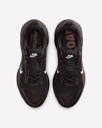 Nike Vomero 18 Velvet Brown Paar von oben