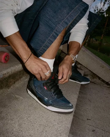 Levi's x Air Jordan 3 Blue Denim Mood 1