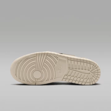 Die Sohle des Jordan 1 Low Method of Make Pack in Legend Light Brown