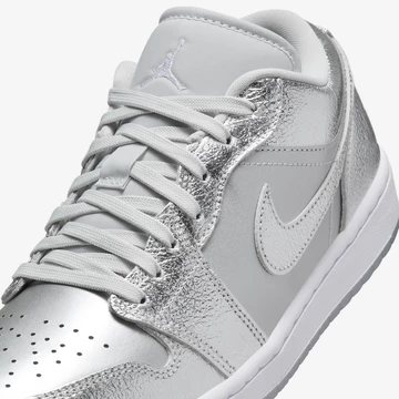 Jordan 1 Low Metallic Silver Detail Laces