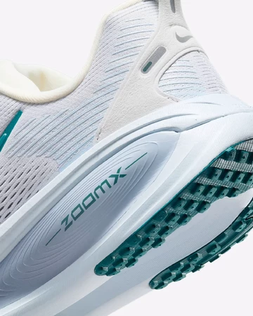 Nike Vomero 18 Blue Tint Ferse Details