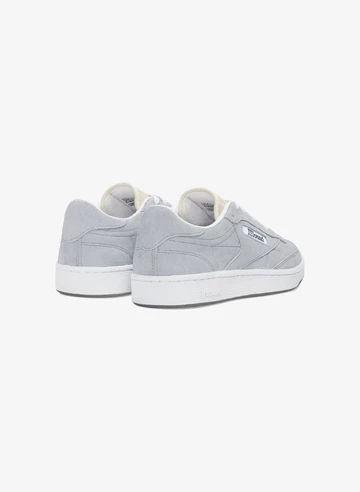 der JJJJound Reebok Club C 85 Grey Leather von hinten