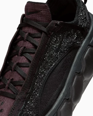Details des Nike Flyknit Bloom Velvet Brown