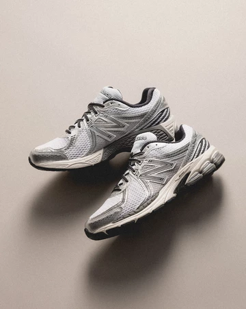 New Balance 860V2 Optic White Lookbook von Obel Außen und Innenseite