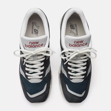 New Balance 1500 Total Eclipse Paar von oben