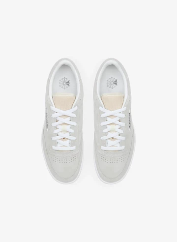 Der JJJJound Reebok Club C 85 Grey Leather Pack in weiß von oben