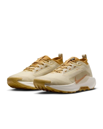 Nike Pegasus Trail 5 Gore-Tex Desert Ochre Paar schräg seitlich