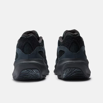 Der AURALEE New Balance WRPD Runner in Phantom von hinten