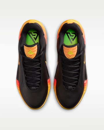 Nike Giannis Freak 8 Black Laser Orange vin oben ist
