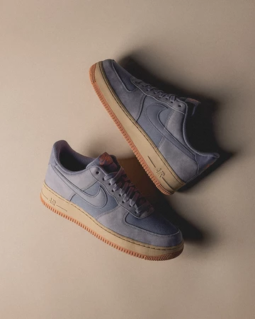 Air Force 1 LX Ashen Slate Lookbook vo Oben