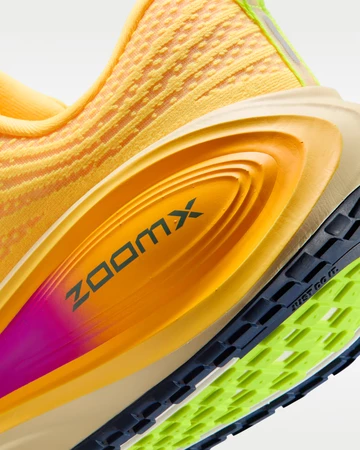 Nike Vomero Plus Citron Pulse Details Ferse