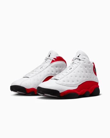 Air Jordan 13 Retro True Red 2026 Paar seitlich