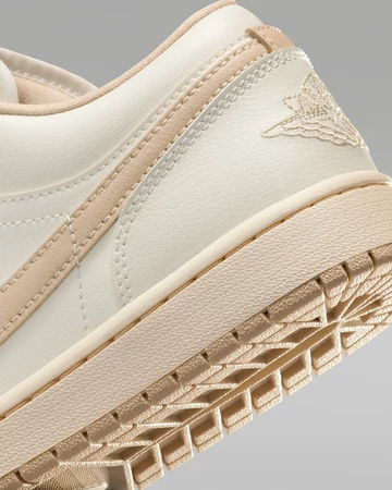 Jordan 1 Low Sail Tan Ferse Details
