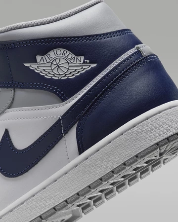 Jordan 1 Mid Midnight Navy